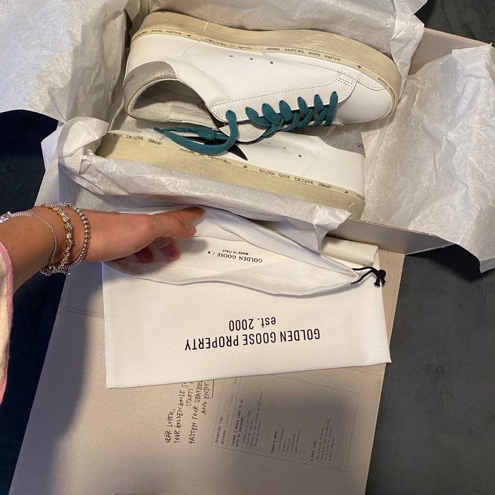 SOLD Authentic Golden goose hi star sneakers - Picture 8 of 14